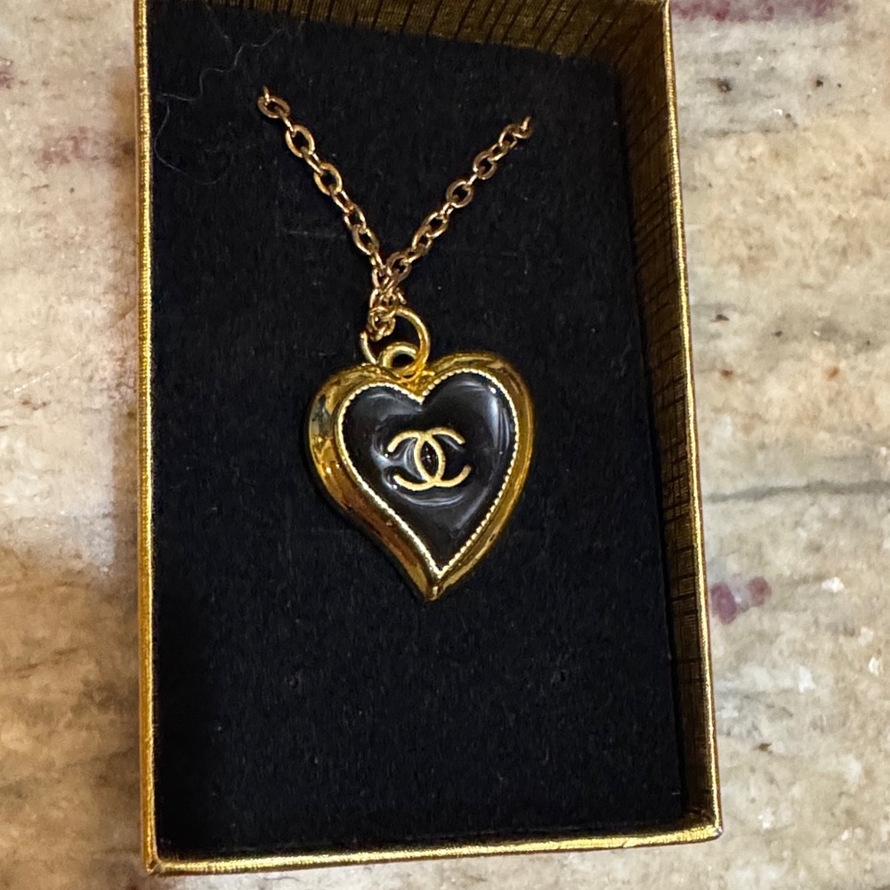 CHANEL Gold and Black Heart Necklace